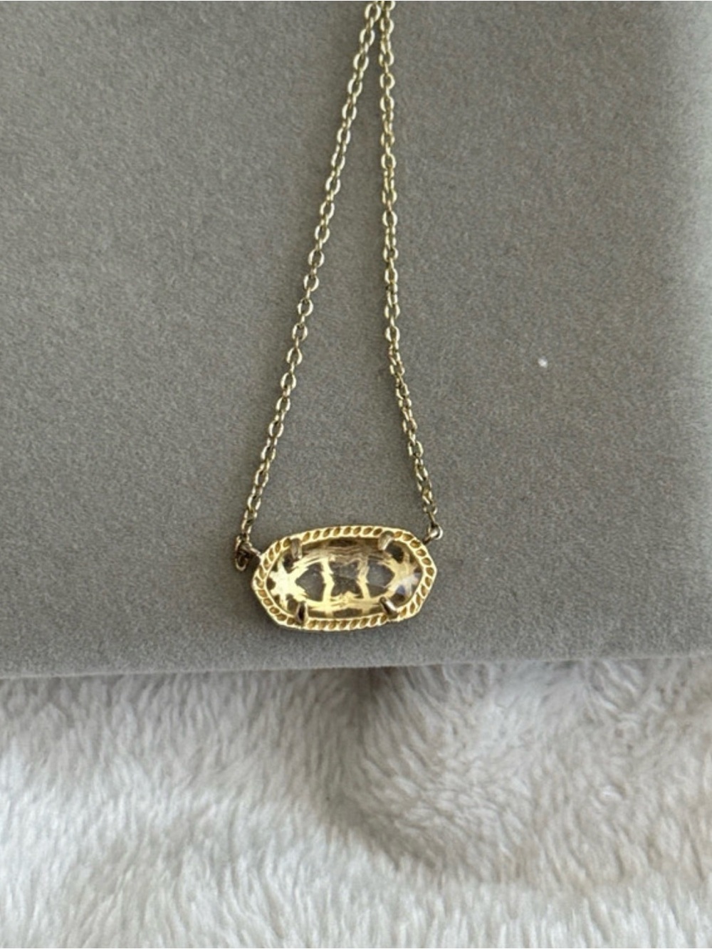 Kendra Scott Gold Tortoise Oval Pendant Necklace